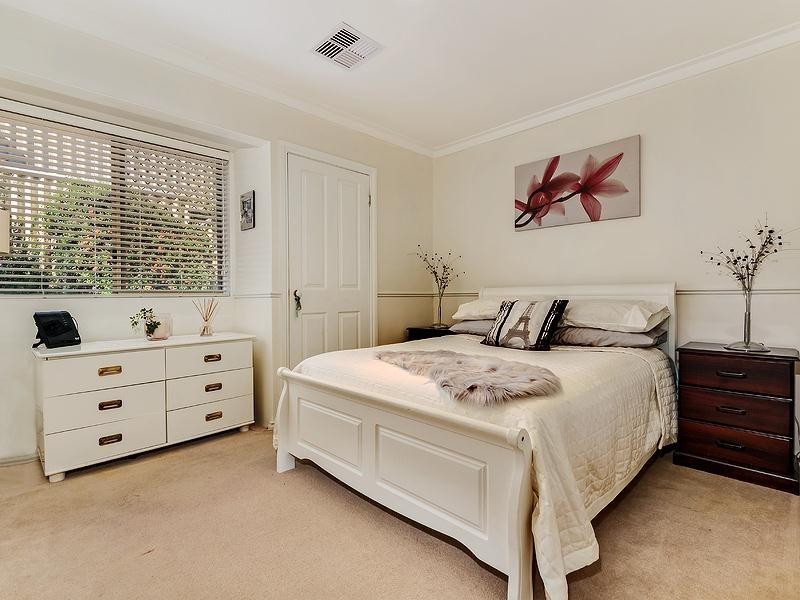 30 Onyx Road, Mount Richon WA 6112