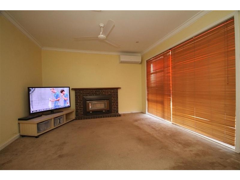 16 Badbury Road, Armadale WA 6112