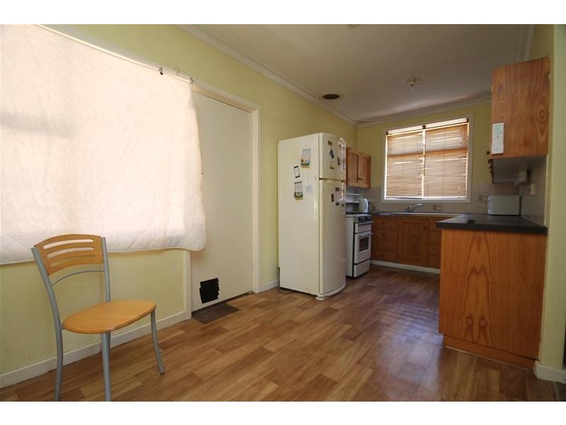 16 Badbury Road, Armadale WA 6112