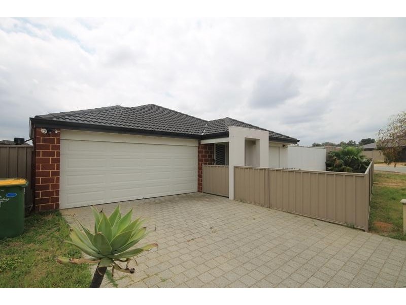 45 Chiltern Avenue, Brookdale WA 6112