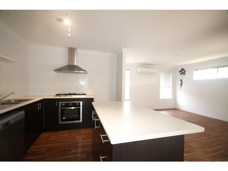 45 Chiltern Avenue, Brookdale WA 6112