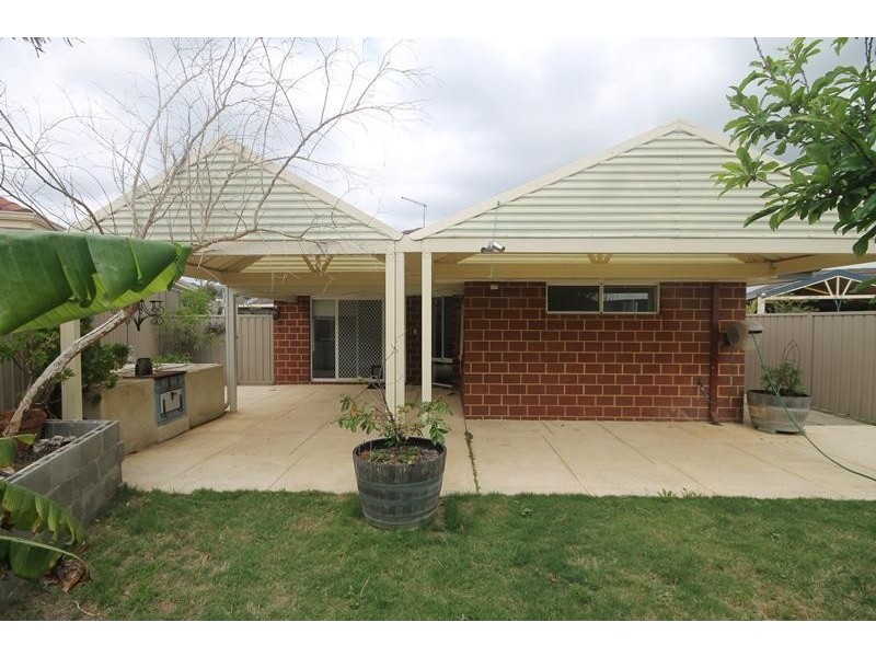 45 Chiltern Avenue, Brookdale WA 6112