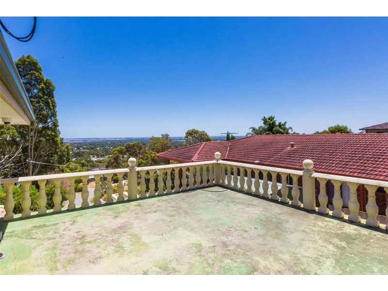 54 Carrick Road, Mount Richon WA 6112