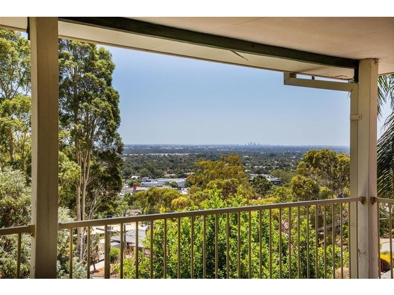 54 Carrick Road, Mount Richon WA 6112