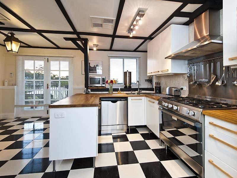 48 Amethyst Crescent, Mount Richon WA 6112