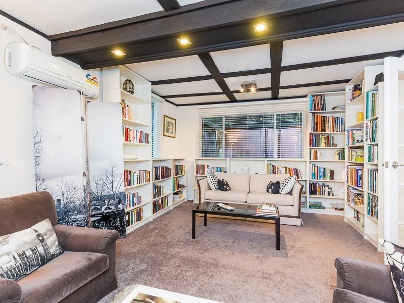 48 Amethyst Crescent, Mount Richon WA 6112