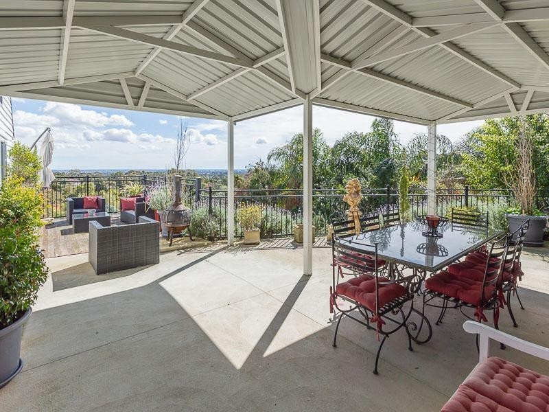 48 Amethyst Crescent, Mount Richon WA 6112