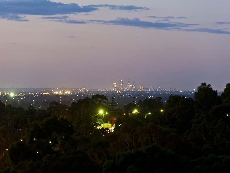 48 Amethyst Crescent, Mount Richon WA 6112