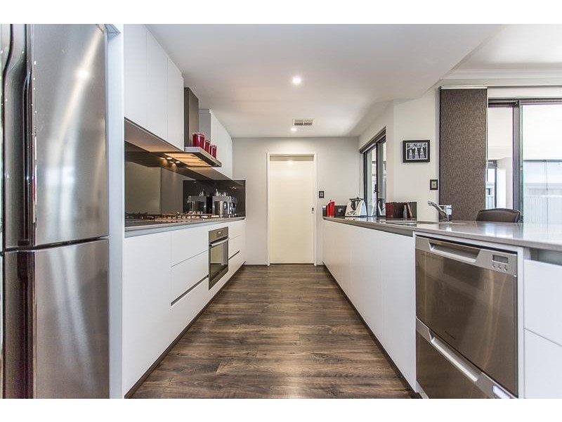 30 Wellman Avenue, Piara Waters WA 6112