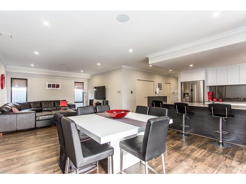 30 Wellman Avenue, Piara Waters WA 6112