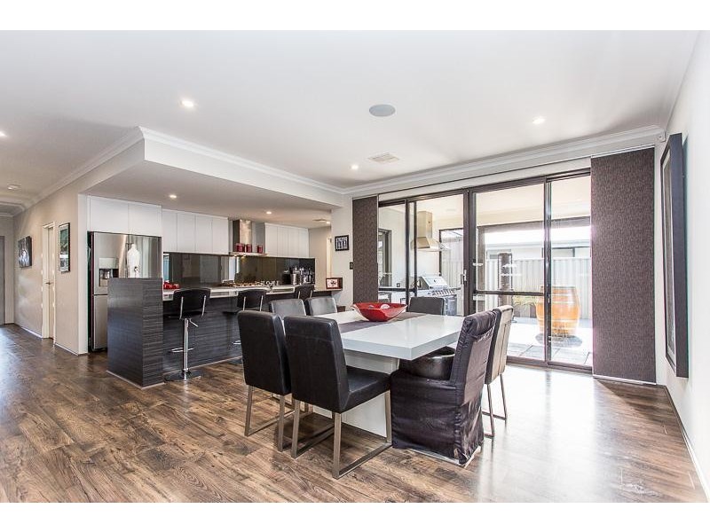 30 Wellman Avenue, Piara Waters WA 6112