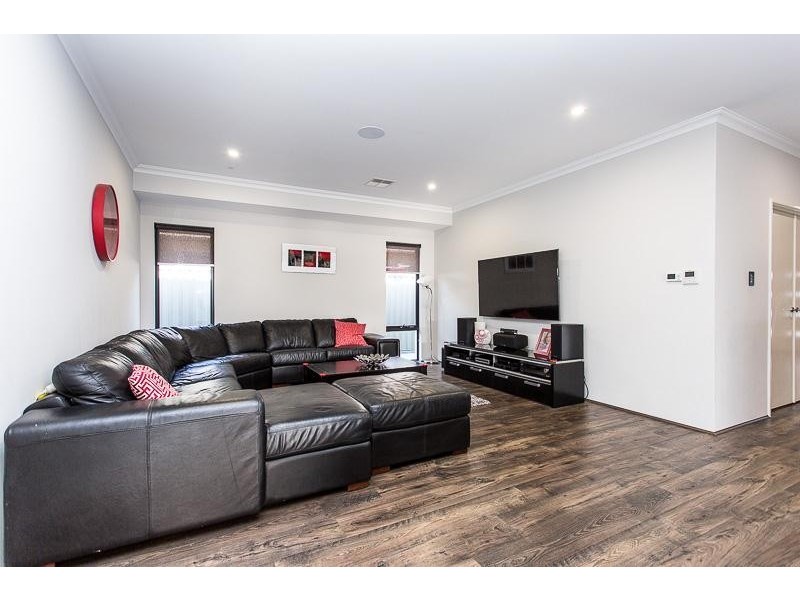 30 Wellman Avenue, Piara Waters WA 6112