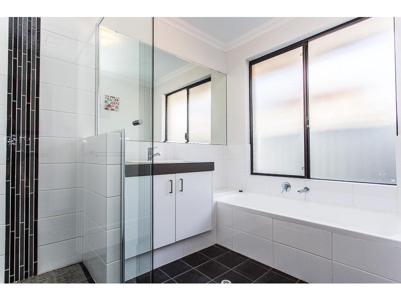 30 Wellman Avenue, Piara Waters WA 6112