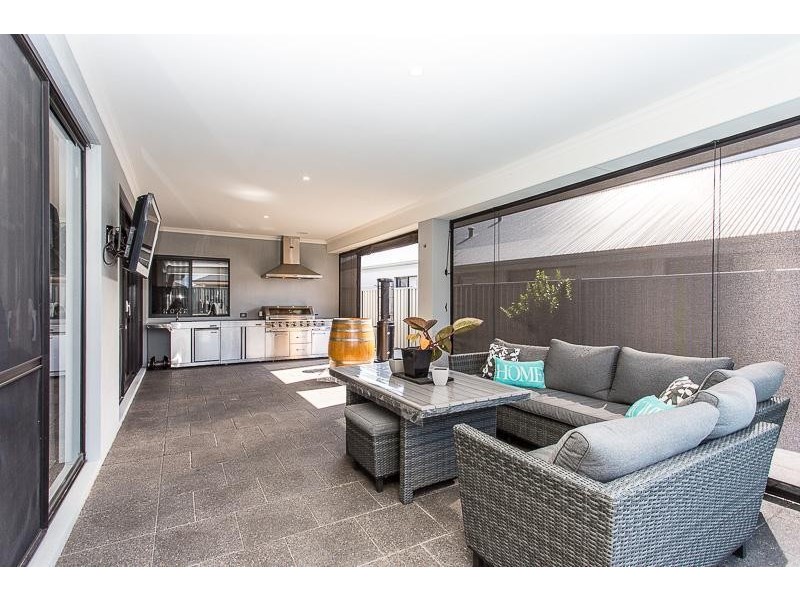 30 Wellman Avenue, Piara Waters WA 6112