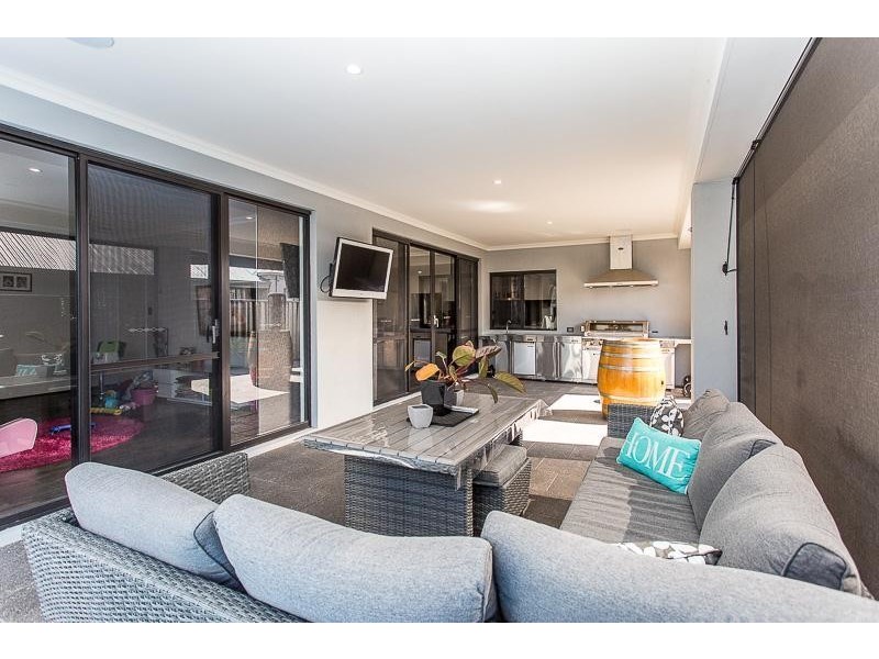 30 Wellman Avenue, Piara Waters WA 6112