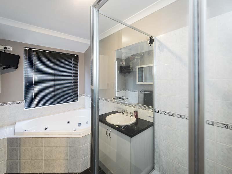 7 Hunt Road, Byford WA 6122