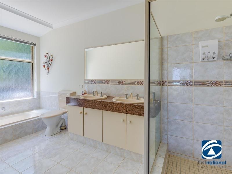 16 Rise Court, Mount Richon WA 6112