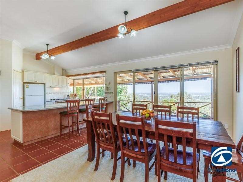 16 Rise Court, Mount Richon WA 6112