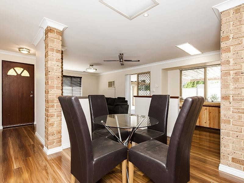 22 Guinivere Way, Camillo WA 6111