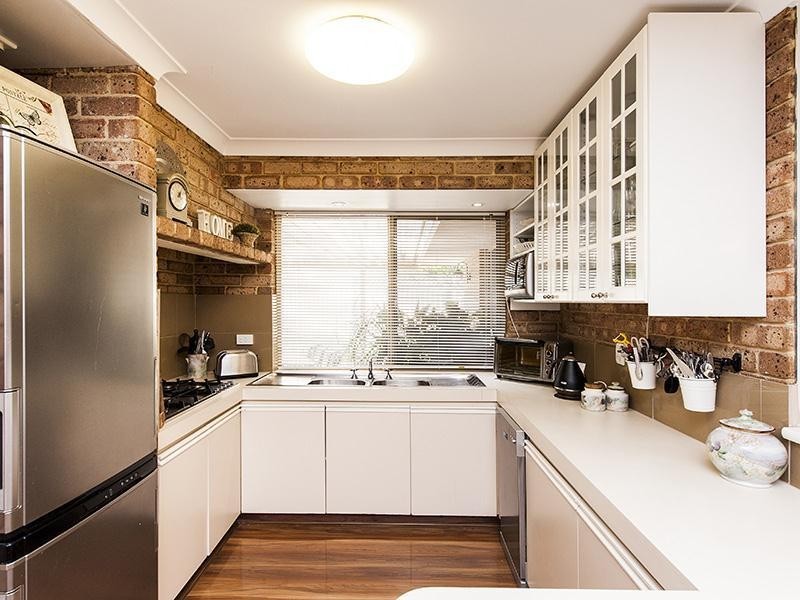 22 Guinivere Way, Camillo WA 6111