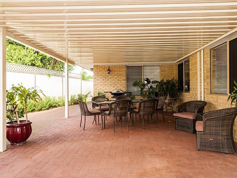 22 Guinivere Way, Camillo WA 6111