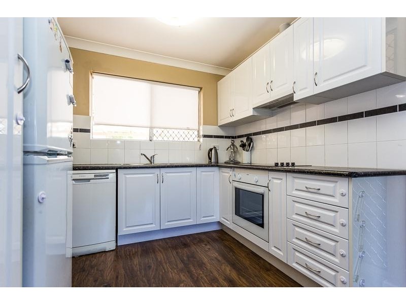 12 Durnsford Way, Camillo WA 6111