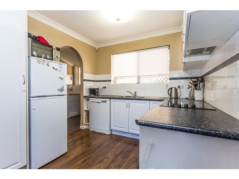 12 Durnsford Way, Camillo WA 6111