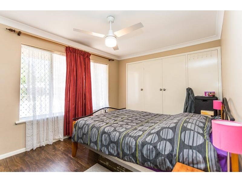 12 Durnsford Way, Camillo WA 6111