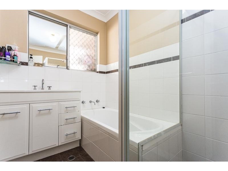 12 Durnsford Way, Camillo WA 6111