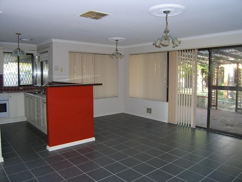 31 Eighth Road, Armadale WA 6112