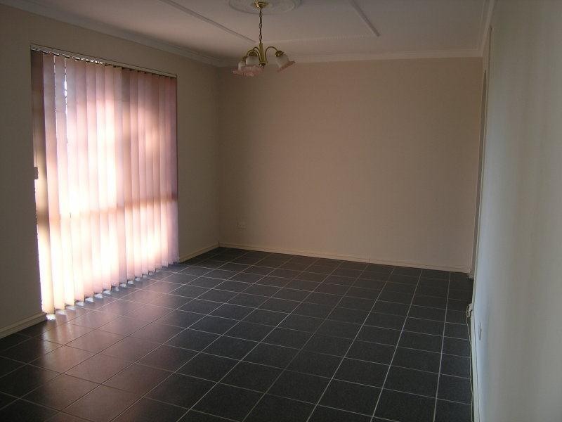 31 Eighth Road, Armadale WA 6112