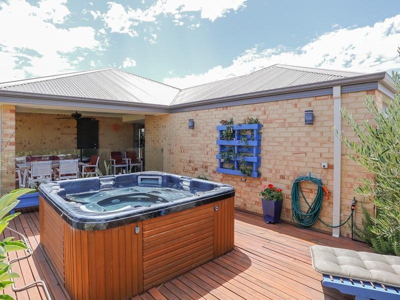 82 Verdant Crescent, Seville Grove WA 6112