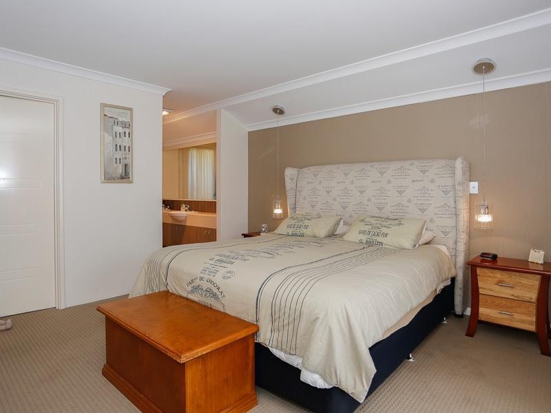 82 Verdant Crescent, Seville Grove WA 6112