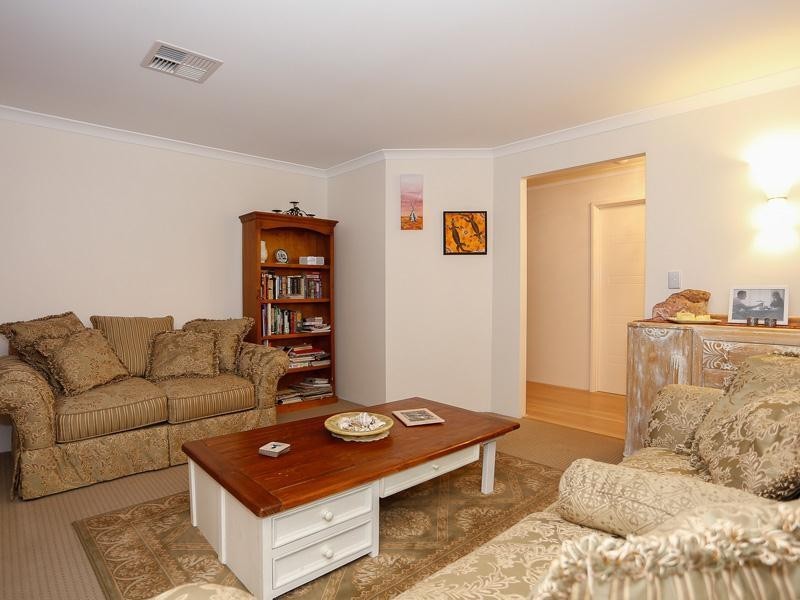 82 Verdant Crescent, Seville Grove WA 6112