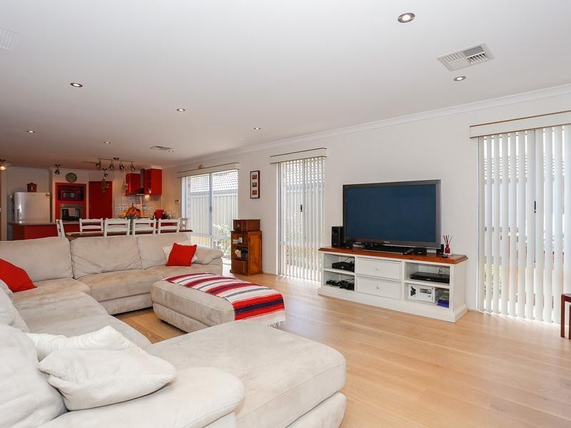 82 Verdant Crescent, Seville Grove WA 6112