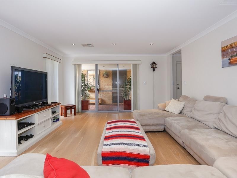 82 Verdant Crescent, Seville Grove WA 6112