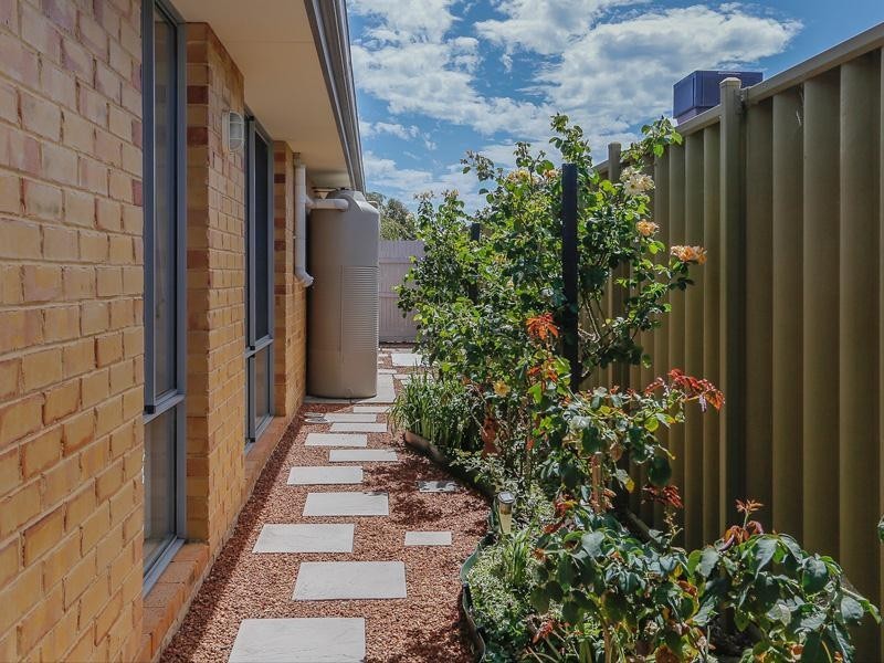 82 Verdant Crescent, Seville Grove WA 6112