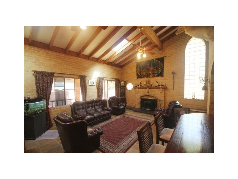 5 Binburra Way, Mount Nasura WA 6112