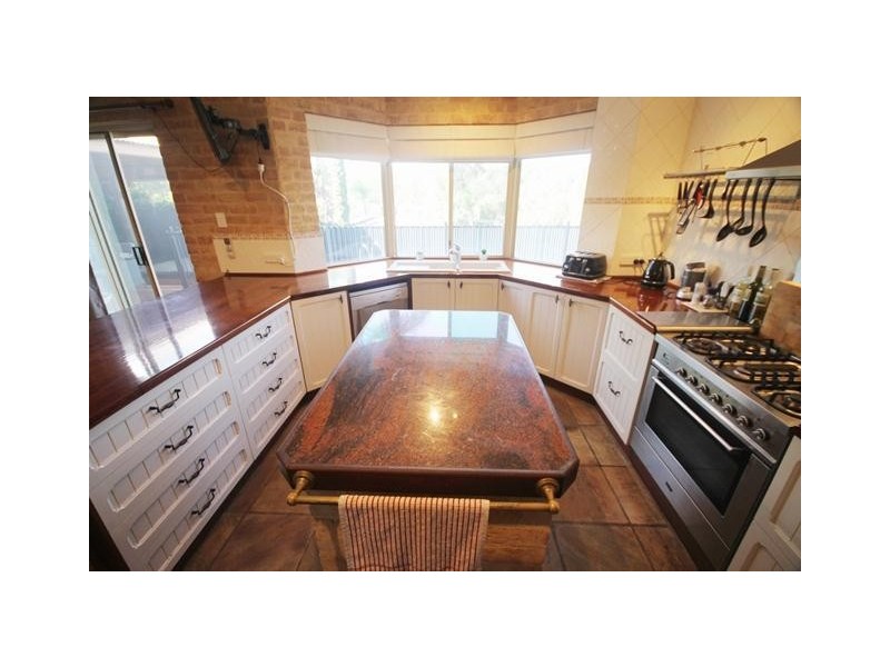 5 Binburra Way, Mount Nasura WA 6112