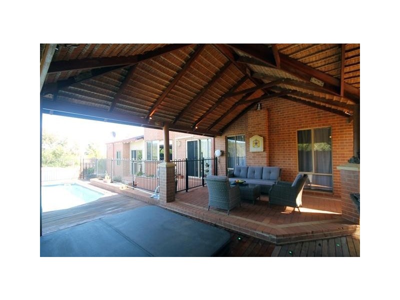 5 Binburra Way, Mount Nasura WA 6112