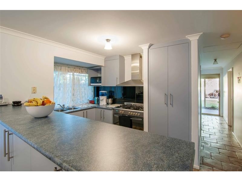 11 Wedgetail Court, Brookdale WA 6112