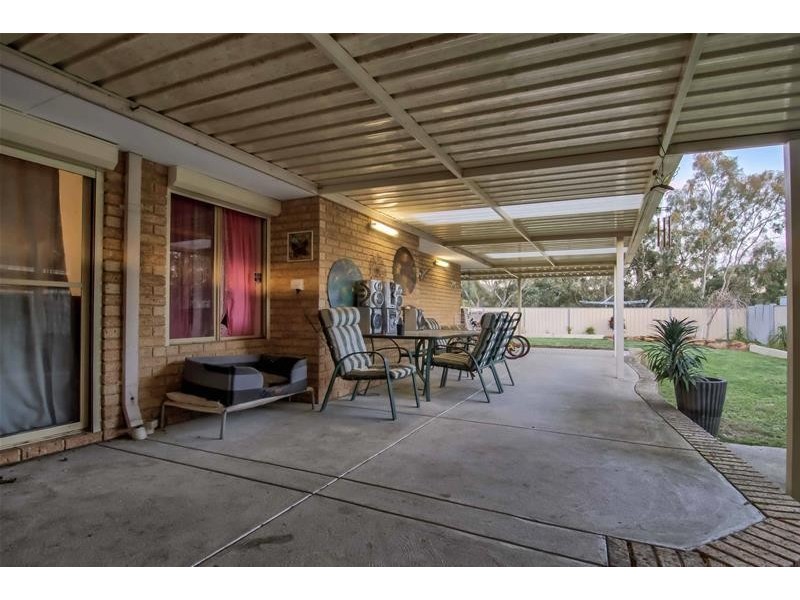 11 Wedgetail Court, Brookdale WA 6112