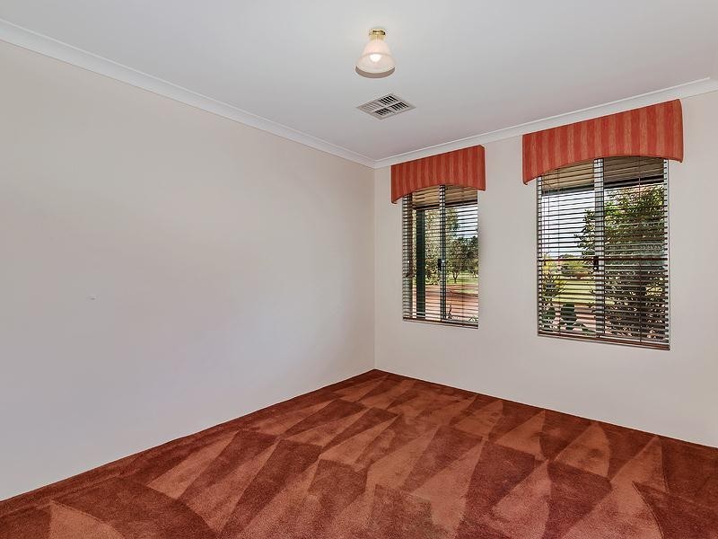 18 Meadows Way, Oakford WA 6121