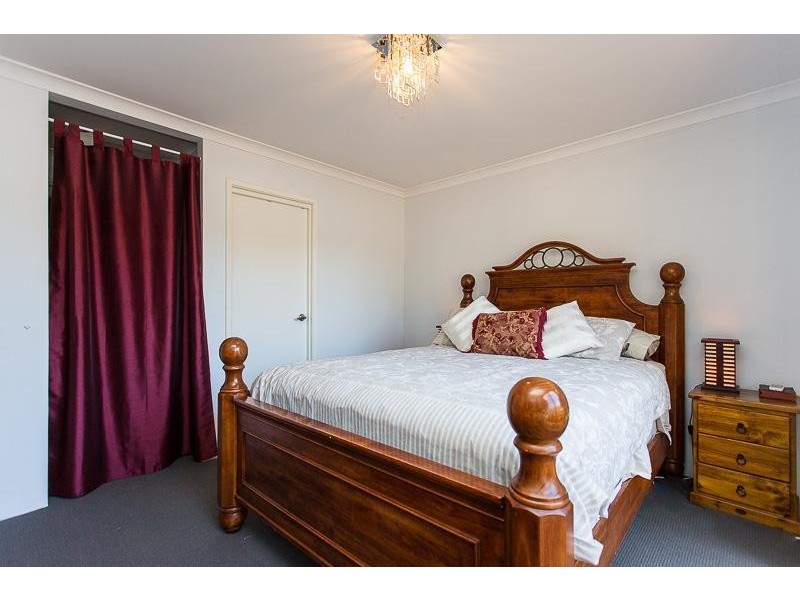 4 Lefroy Road, Mount Nasura WA 6112