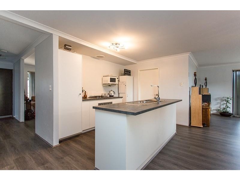 4 Lefroy Road, Mount Nasura WA 6112