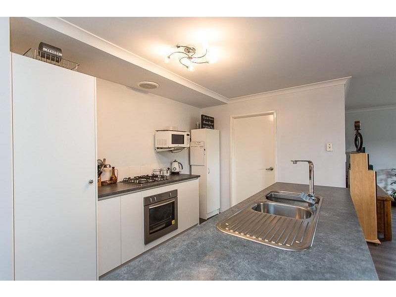 4 Lefroy Road, Mount Nasura WA 6112