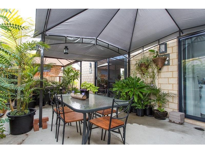 4 Lefroy Road, Mount Nasura WA 6112