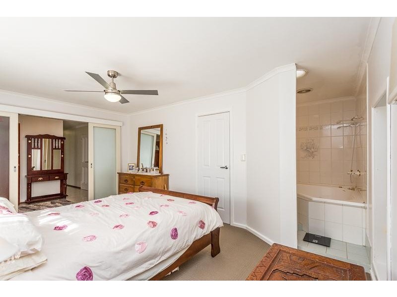 9 Markaling Close, Hillman WA 6168