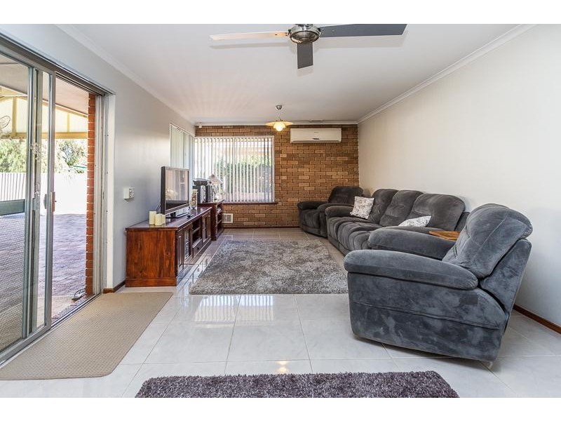 9 Markaling Close, Hillman WA 6168