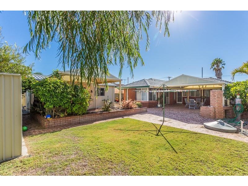 9 Markaling Close, Hillman WA 6168